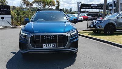 2018 Audi Q8 - Thumbnail