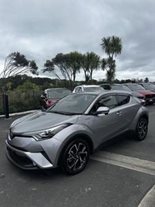 2017 Toyota C-HR - Thumbnail