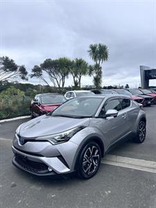 2017 Toyota C-HR - Thumbnail