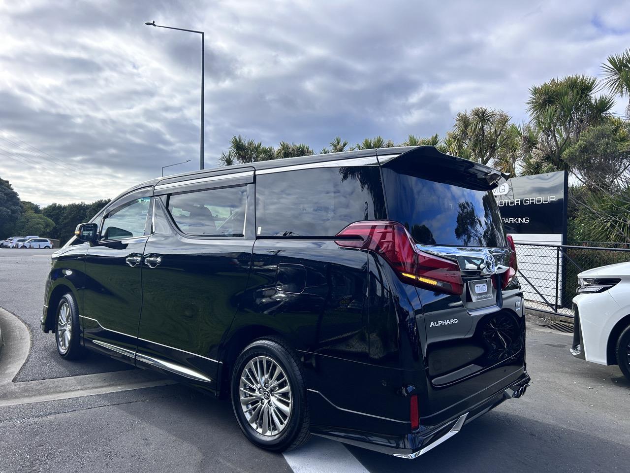 2023 Toyota Alphard