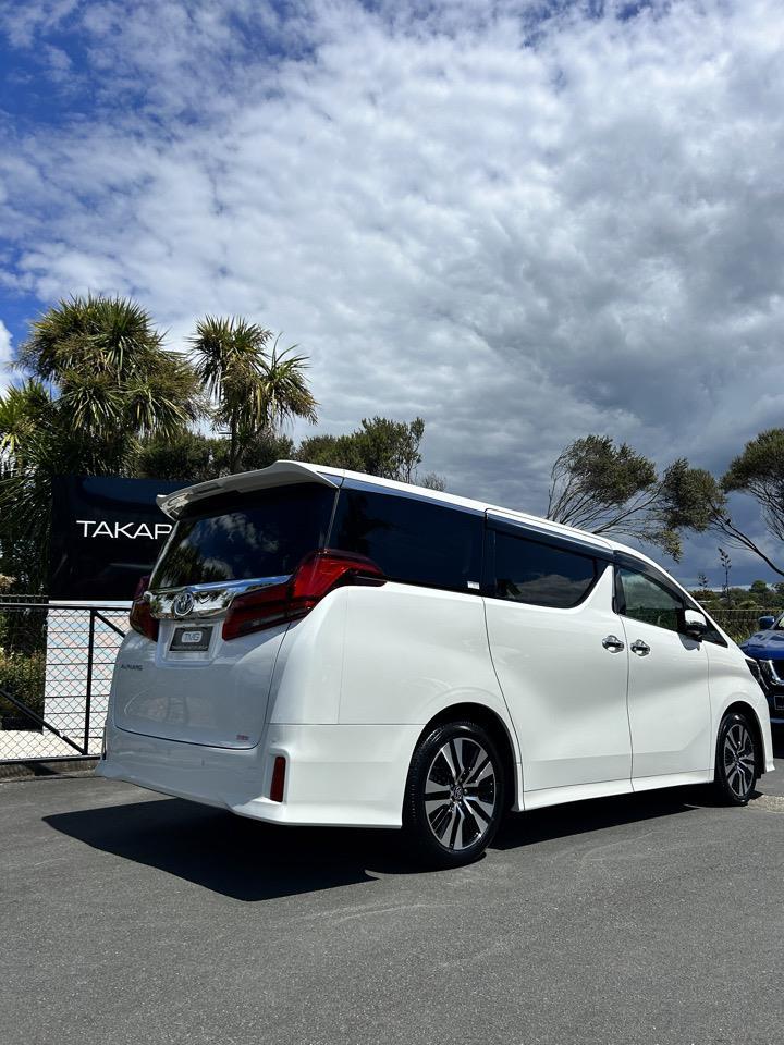 2023 Toyota Alphard