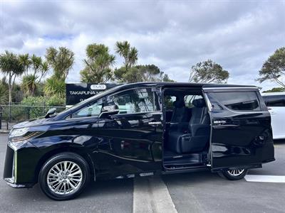 2022 Toyota Alphard - Thumbnail