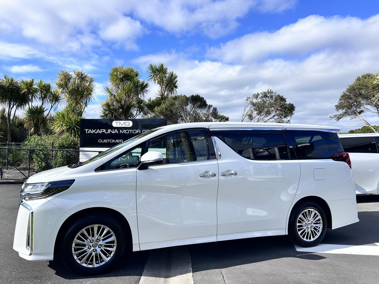 2022 Toyota Alphard