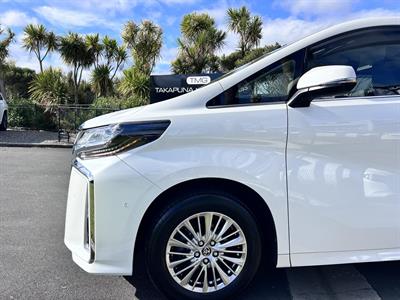 2022 Toyota Alphard - Thumbnail