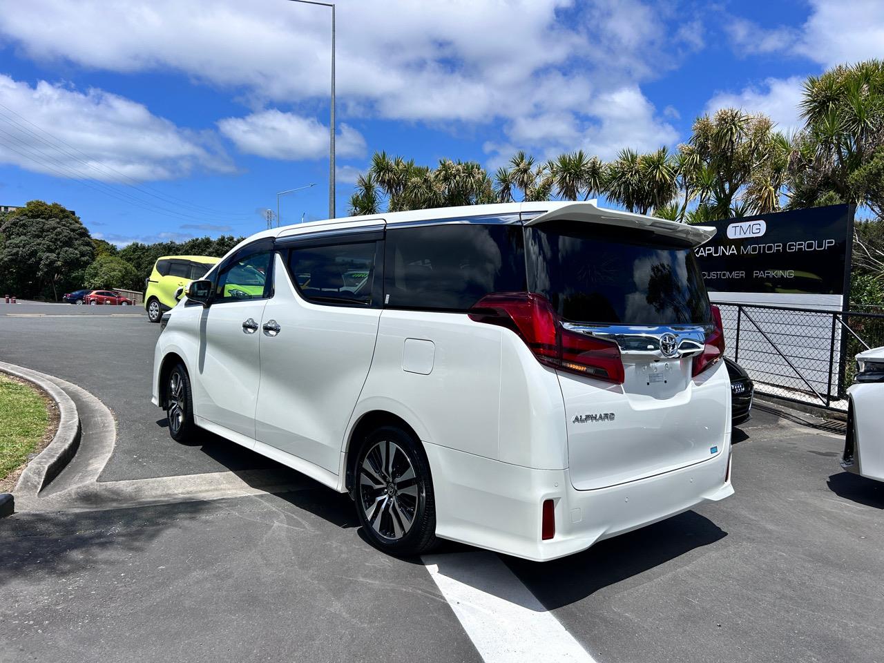 2023 Toyota Alphard