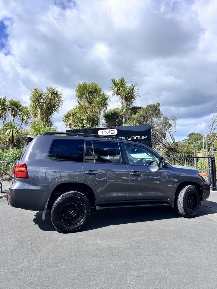 2015 Toyota LandCruiser