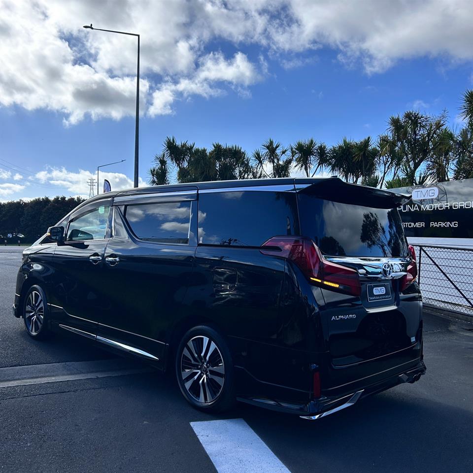 2023 Toyota Alphard