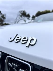 2022 Jeep Grand Cherokee - Thumbnail